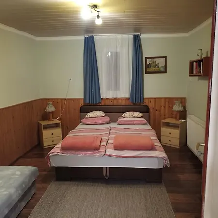 Sasvar Vendeghaz Paradsasvar